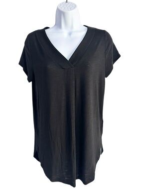 Old Navy Luxe Black V-Neck Short Sleeve Tee
